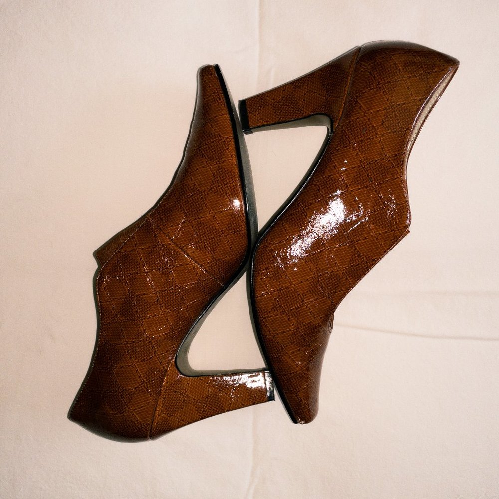 Bellini ankle boots with heels, brown, size 9W